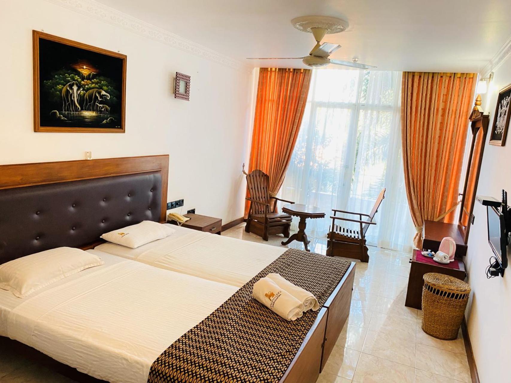 אנוראדפורה Ceylan Lodge מראה חיצוני תמונה