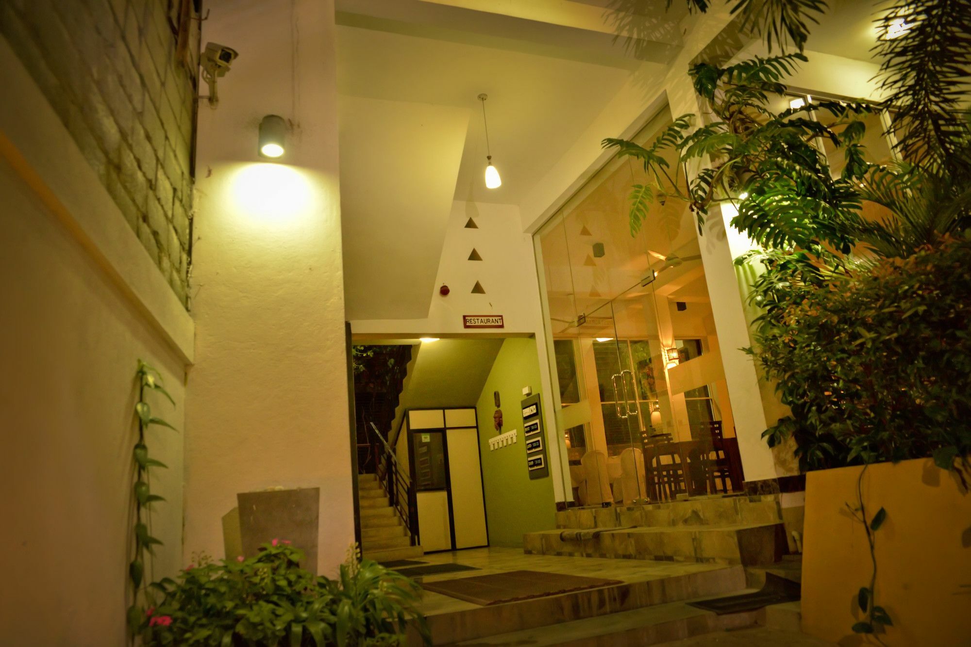 אנוראדפורה Ceylan Lodge מראה חיצוני תמונה